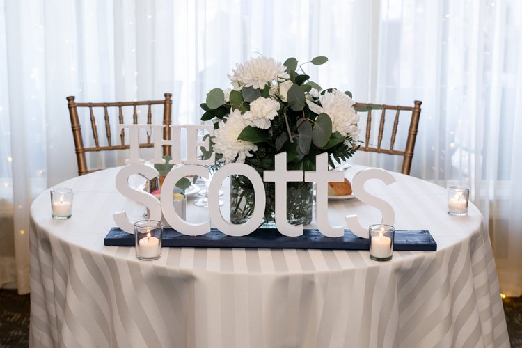 Scotts wedding cake table florals by Domenic Graziano Flowers