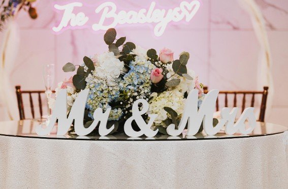 Reanna Blake wedding sweetheart table by Domenic Graziano Flowers