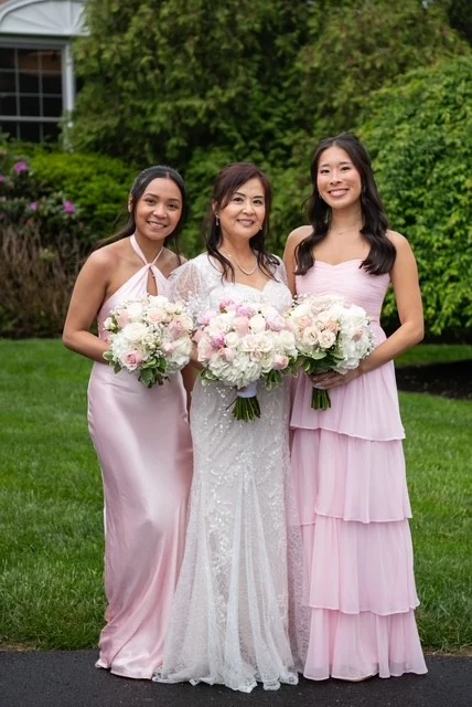 Allemang wedding bride and bridesmaids with their bouquets by Domenic Graziano Flowers