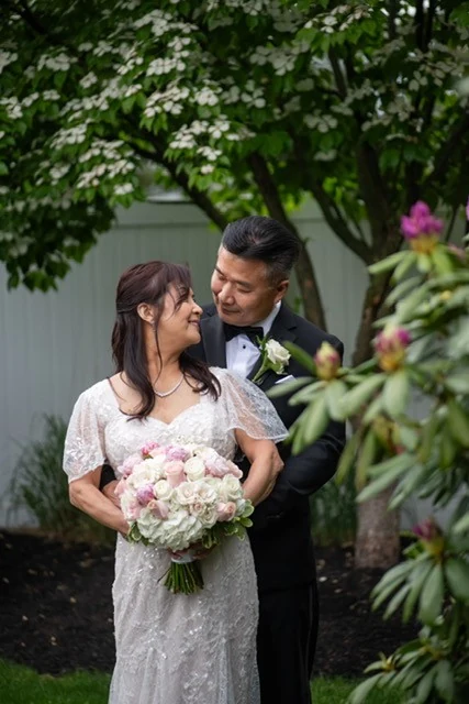 Allemang wedding bride and groom with the bridal bouquet by Domenic Graziano Flowers