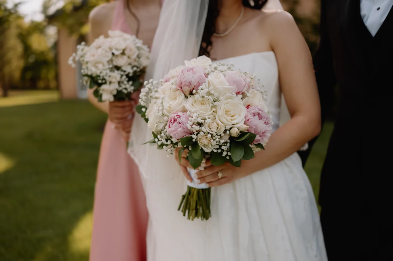 Capece wedding ceremony arrangement by Domenic Graziano Flowers