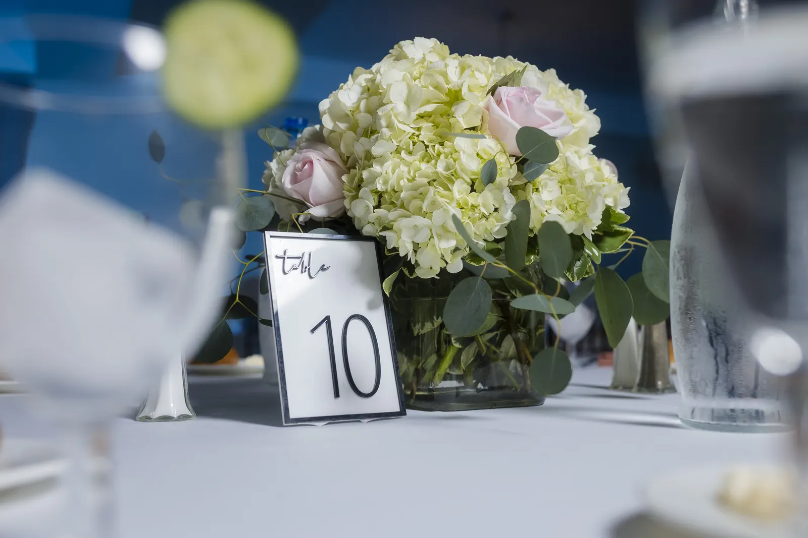 Horan wedding sweetheart table at The Warrington by Domenic Graziano Flowers