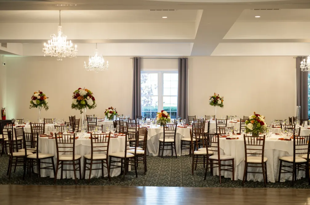 Muller wedding altar arrangement at The Warrington by Domenic Graziano Flowers