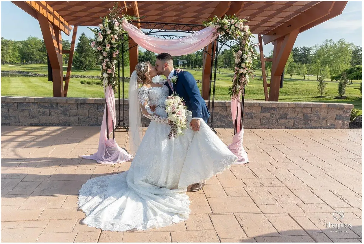 Saskin wedding reception centerpiece at The Lark by Domenic Graziano Flowers