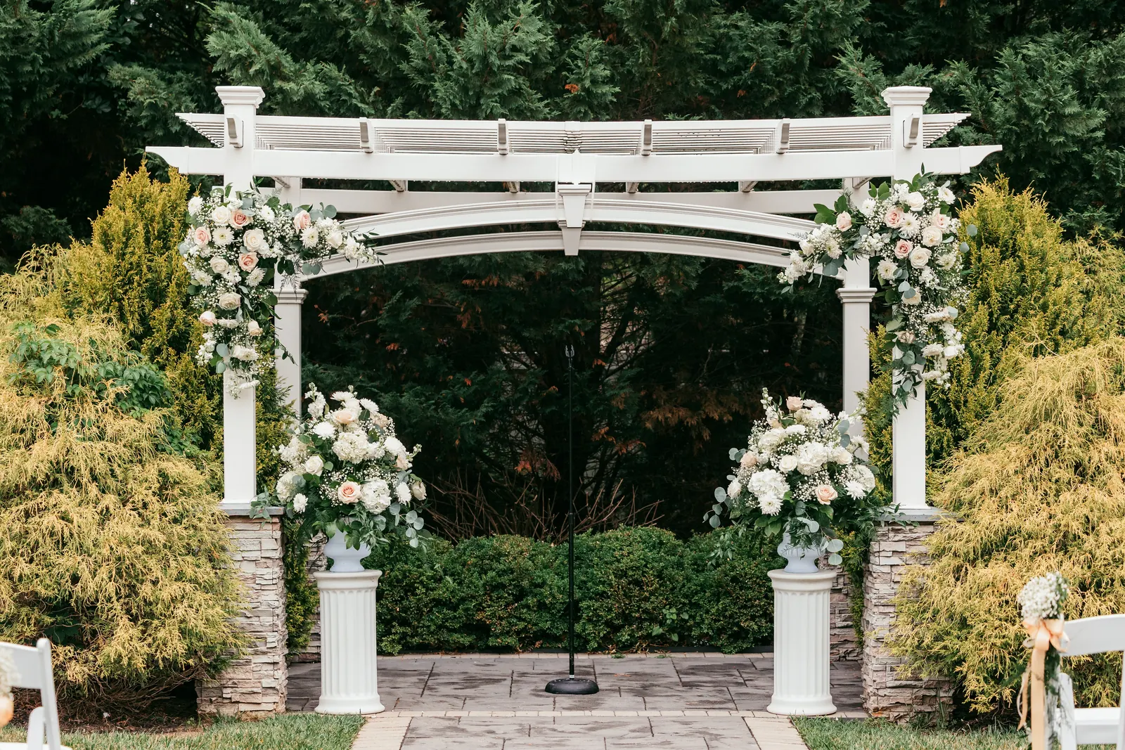 Wolfe ceremony pergola at The Warrington by Domenic Graziano Flowers